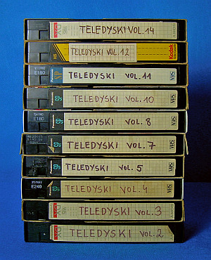 Kolekcja kaset VHS z teledyskami nagrywanymi z MTV.