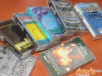 Część kaset z trójpaków sprzedawanych w 1997 roku przez KOCH