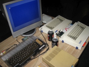 Kompomaszyny - C64 w przeźroczystej obudowie i Sam Coupe